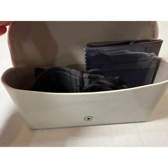 Michael Kors MK Cream White Sunglasses Case Shell Large, Pouch & Cleaning Cloth - Picture 3 of 12